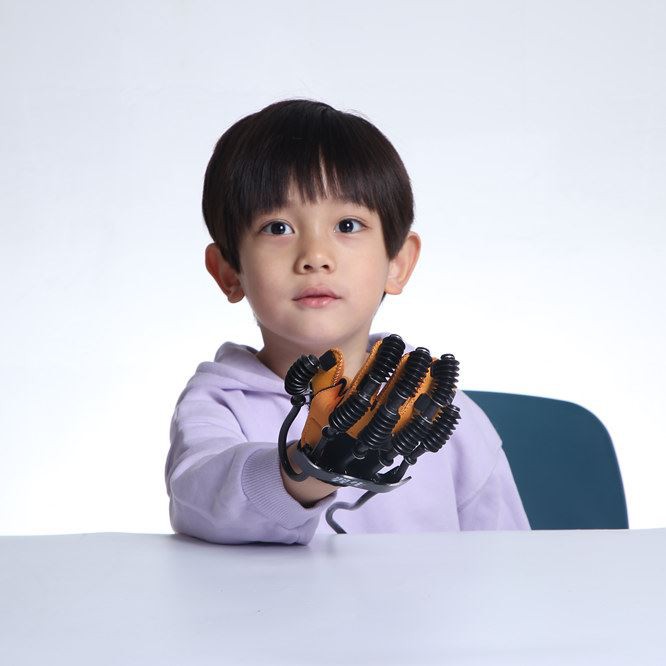 Găng tay trị liệu cho trẻ em
